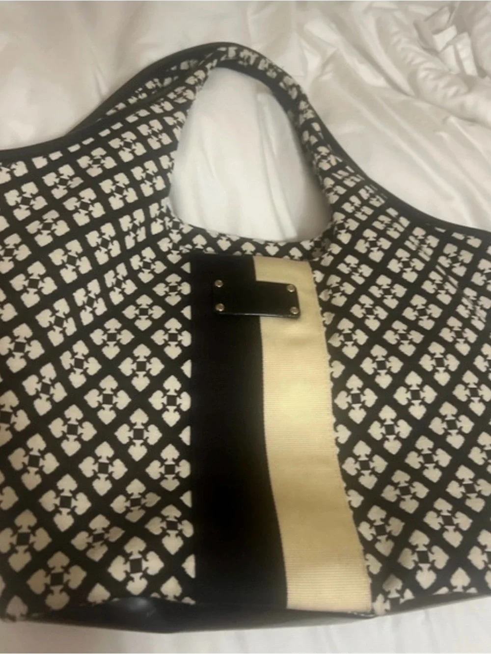 Kate Spade Black & Cream Patterned shoulder hobo Bag - comfortable to carrry